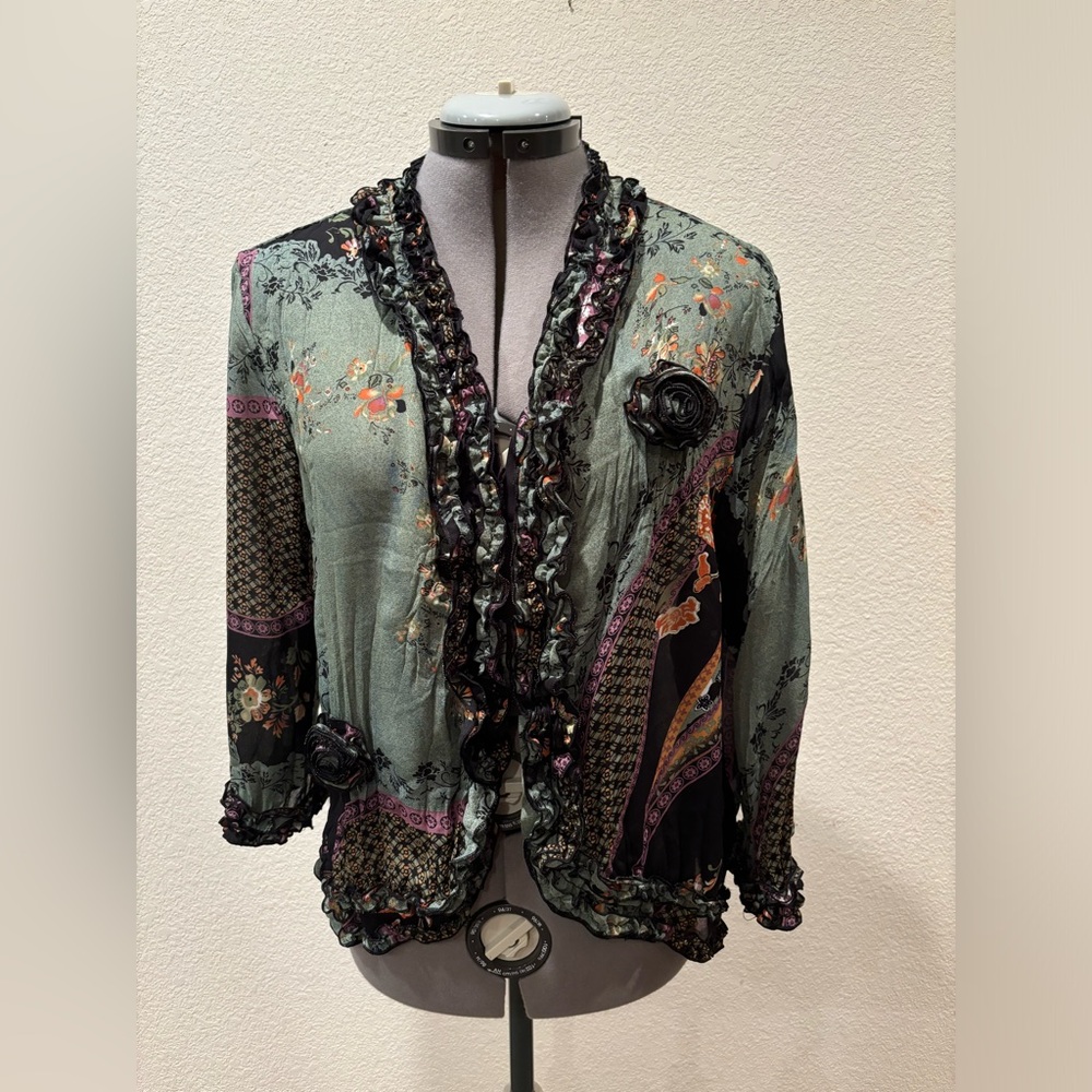 Agora women’s fancy top - size M.